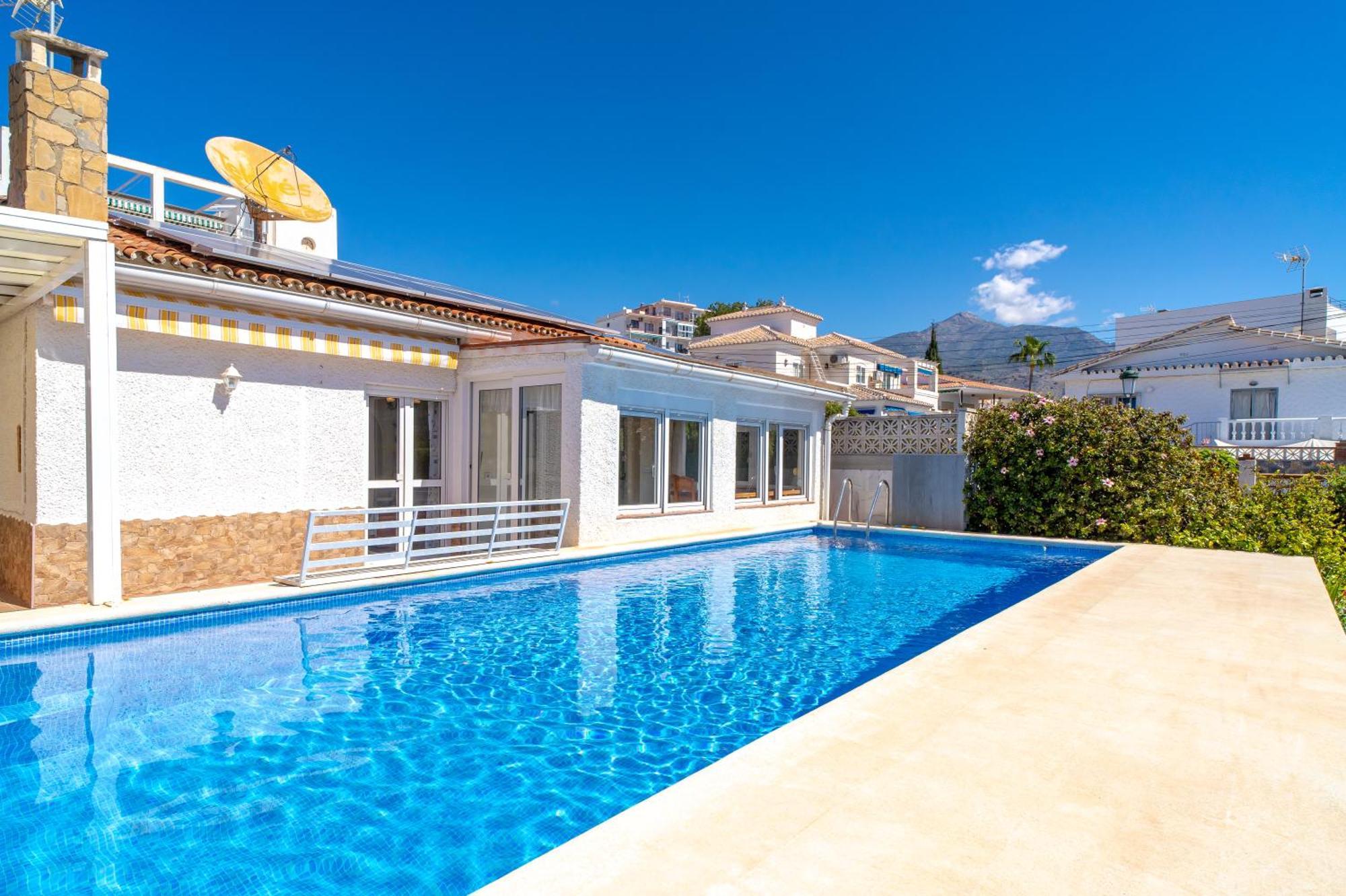 Villa Sevilla Casasol Nerja Exteriér fotografie